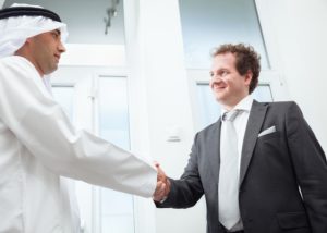 arab-man-handshake